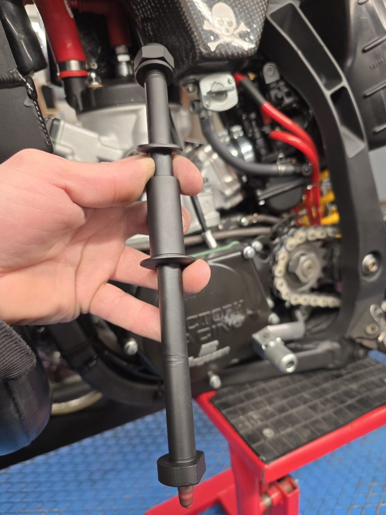 Husqvarna 510 CR – suspente moteur